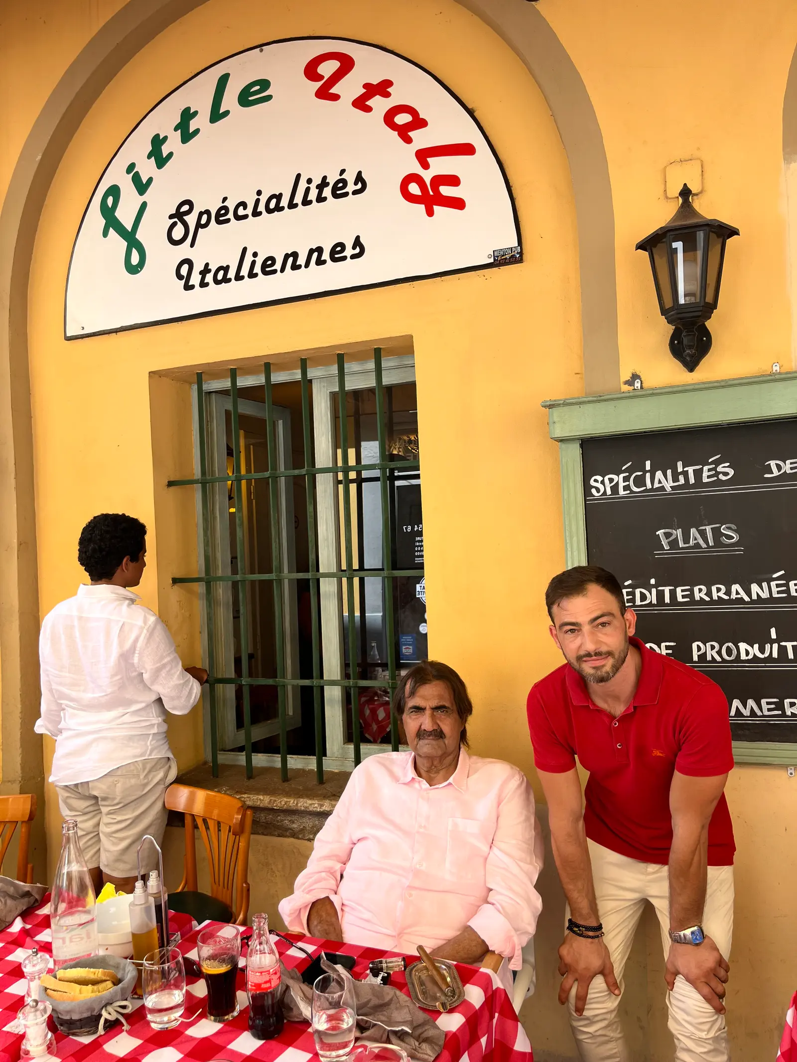 Visite de l'ancien Émir du Qatar chez Little Italy · photo 2