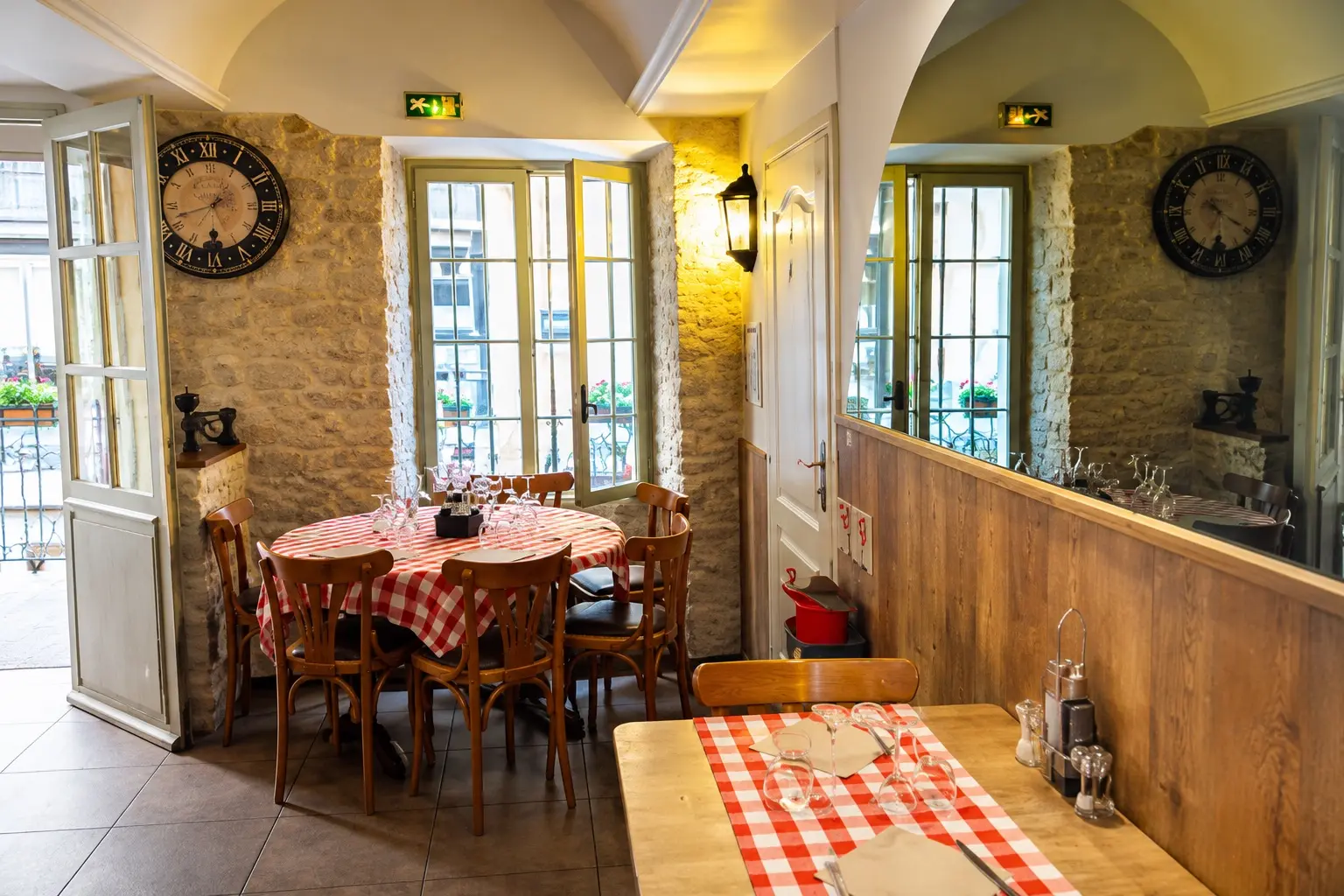 Little Italy · l'histoire du restaurant italien rue Piéta Menton