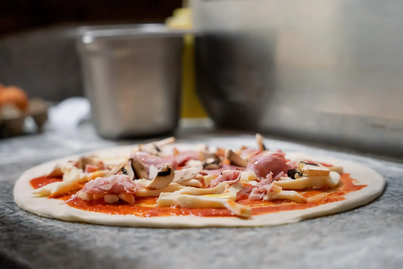 Pizza champignons & jambon cru